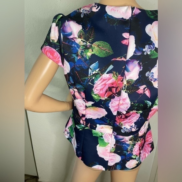 𝅺BETSY Johnson floral peplum sleeveless top size 14 EUC - Picture 8 of 10